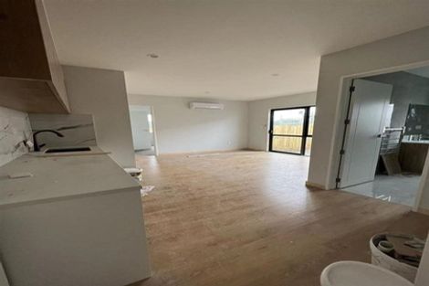 Photo of property in 16 Lumber Rise, Swanson, Auckland, 0614