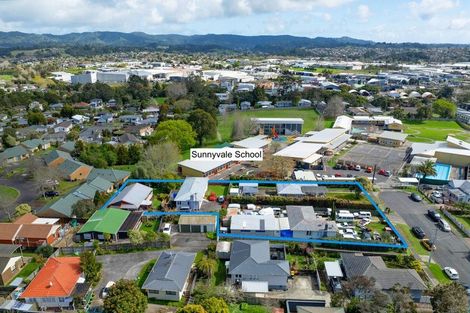 Photo of property in 32 Ribblesdale Road, Henderson, Auckland, 0612