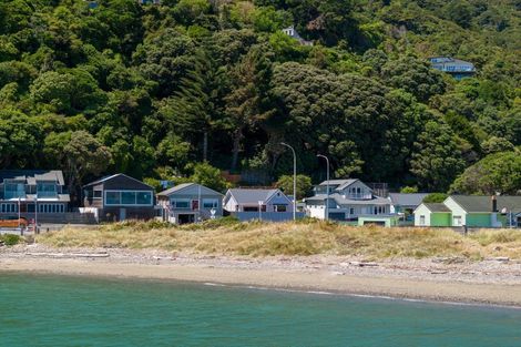 Photo of property in 69 Muritai Road, Eastbourne, Lower Hutt, 5013