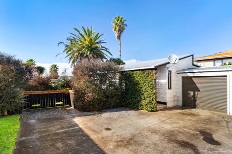 Photo of property in 7b Edgewater Parade, Waiuku, 2123