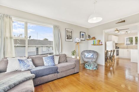 Photo of property in 24 Hobart Crescent, Wattle Downs, Auckland, 2103