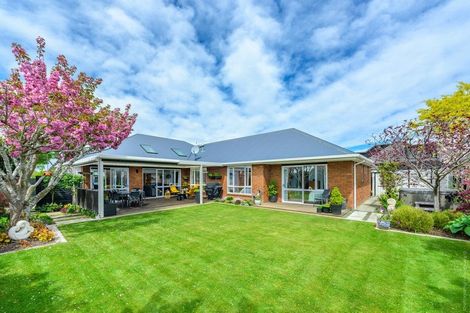 Photo of property in 32 Althorp Place, Avonhead, Christchurch, 8042