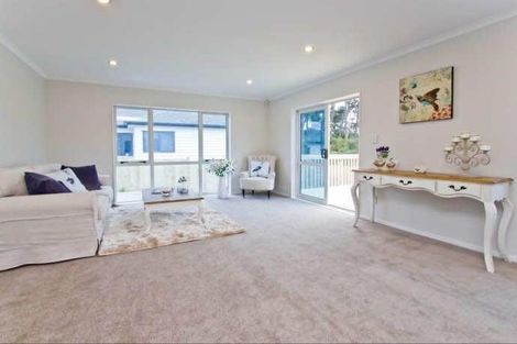 Photo of property in 25b Thornlow Street, Glendene, Auckland, 0602