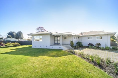 Photo of property in 2 Duna Place, Takaro, Palmerston North, 4412