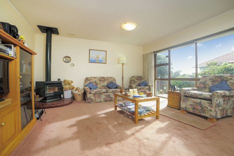 Photo of property in 2/13 Waitaki Street, Henderson, Auckland, 0612