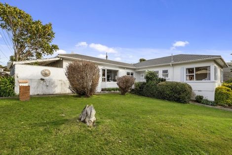 Photo of property in 35 Allen Terrace, Tawa, Wellington, 5028