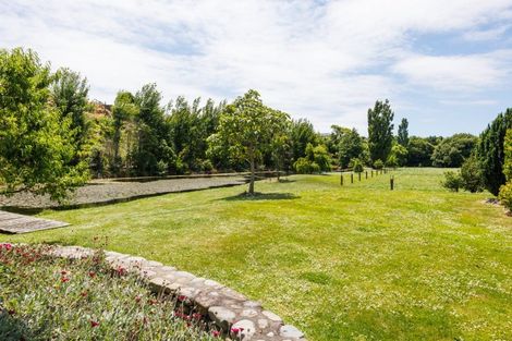 Photo of property in 291 Napier Road, Kelvin Grove, Palmerston North, 4470