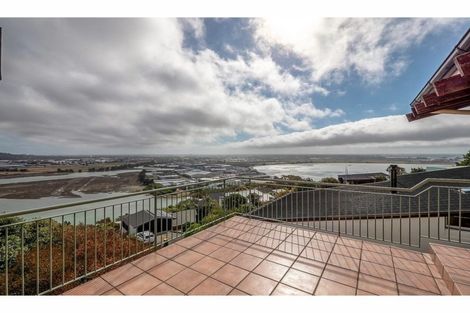 Photo of property in 76 Cannon Hill Crescent, Mount Pleasant, Christchurch, 8081