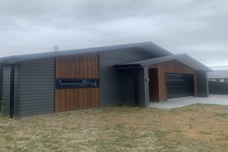 Photo of property in 8 Gards Place, Alexandra, 9320