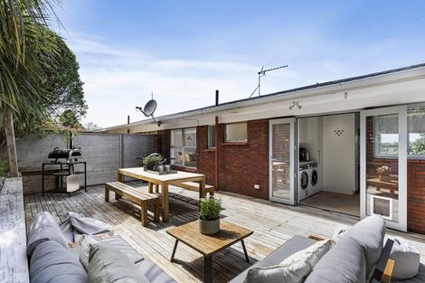 Photo of property in 1/113 Monarch Avenue, Hillcrest, Auckland, 0627