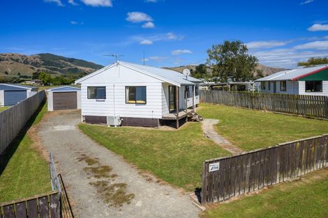 Photo of property in 36 Kowhai Street, Tokomaru, Palmerston North, 4474