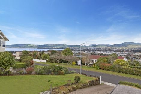 Photo of property in 28 Russell Crescent, Western Heights, Rotorua, 3015