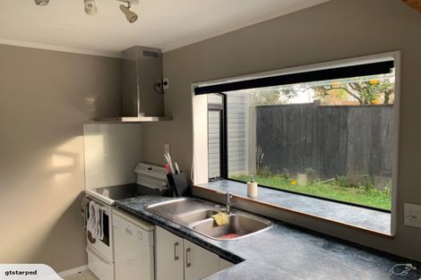 Photo of property in 2/5 Holland Road, Hillcrest, Auckland, 0627