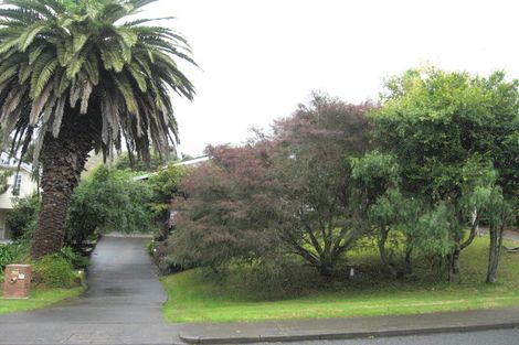 Photo of property in 99 Beach Road, Mellons Bay, Auckland, 2014