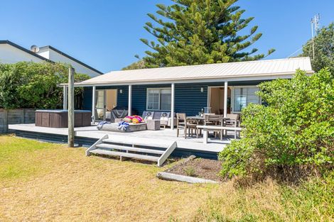 Photo of property in 279 Pukehina Parade, Pukehina, Te Puke, 3189