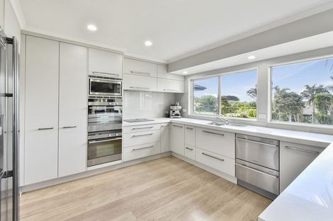 Photo of property in 1 Frank Knight Place, Waiuku, 2123