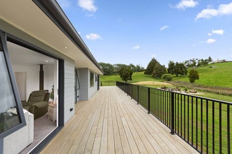 Photo of property in 64 Ruapuke Road, Raglan, 3296