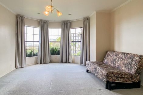 Photo of property in 20 Whiting Grove, West Harbour, Auckland, 0618