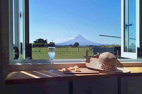 Photo of property in 357 Ketemarae Road, Hawera, 4675