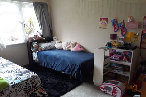 Photo of property in 21 Crewe Crescent, Hokowhitu, Palmerston North, 4410
