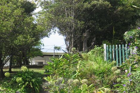 Photo of property in 124 Browns Bay Road, Rothesay Bay, Auckland, 0630