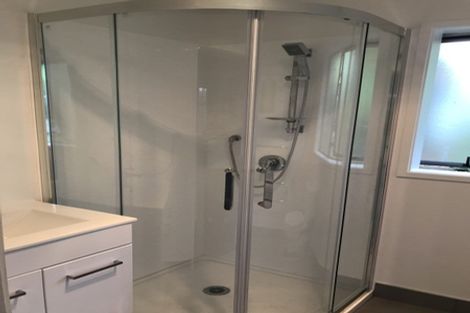 Photo of property in 1/4 Pemberton Avenue, Bayview, Auckland, 0629