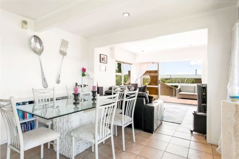 Photo of property in 11 Dawn Place, Te Atatu South, Auckland, 0610