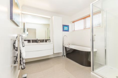 Photo of property in 5 Compass Way, Whitby, Porirua, 5024