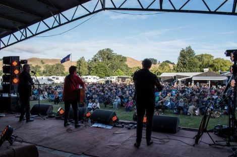 Photo of property in 797 Pourerere Road, Omakere, Waipawa, 4271