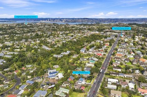 Photo of property in 1/77 Birkdale Road, Birkdale, Auckland, 0626