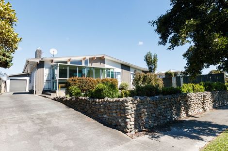 Photo of property in 6 Lyndale Place, Kelvin Grove, Palmerston North, 4414