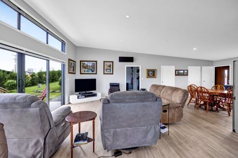 Photo of property in 621 Climie Road, Cardiff, Stratford, 4391