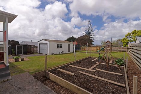 Photo of property in 76 Forest Hill Road, Henderson, Auckland, 0612