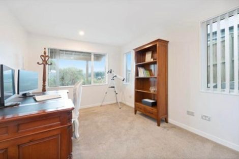 Photo of property in 95 San Valentino Drive, Henderson, Auckland, 0612