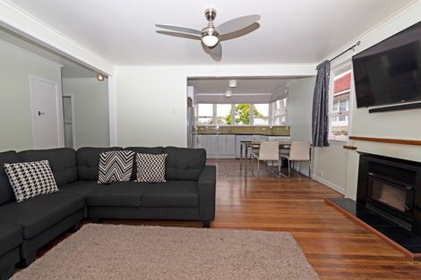 Photo of property in 76 Forest Hill Road, Henderson, Auckland, 0612