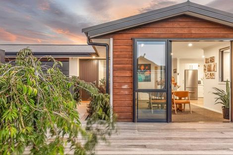 Photo of property in 9 Isthmus Place, Lake Hawea, Wanaka, 9382