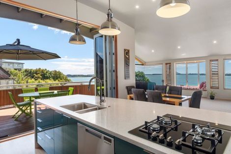 Photo of property in 81 Harbour View Road, Omokoroa, 3114