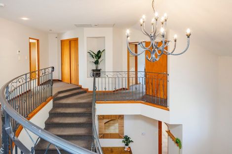 Photo of property in 33 Ruapehu Drive, Fitzherbert, Palmerston North, 4410