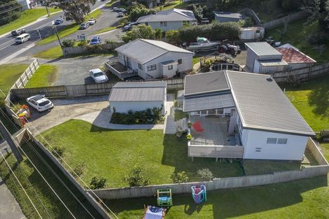 Photo of property in 2 Matai Road, Stanmore Bay, Whangaparaoa, 0932