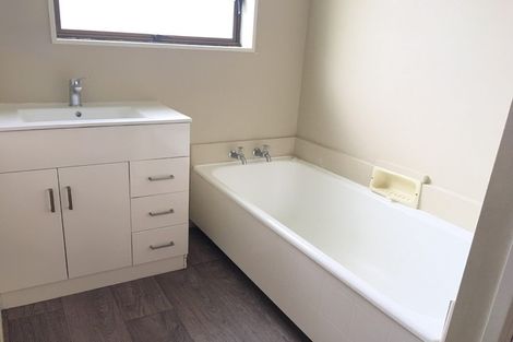 Photo of property in 2/44 Laing Crescent, Heathcote Valley, Christchurch, 8022