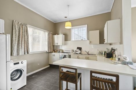 Photo of property in 5 Hadfield Terrace, Kelburn, Wellington, 6012