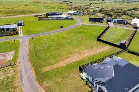 Photo of property in 3 Ironsands, Waverley, 4591