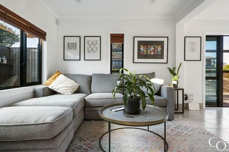 Photo of property in 48 Pitau Road, Mount Maunganui, 3116