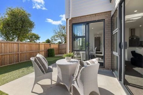 Photo of property in 53a Sunderlands Road, Half Moon Bay, Auckland, 2012