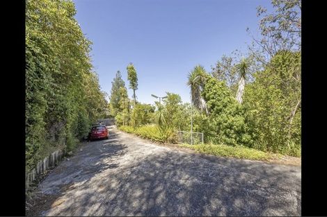 Photo of property in 323 Glenfield Road, Glenfield, Auckland, 0629