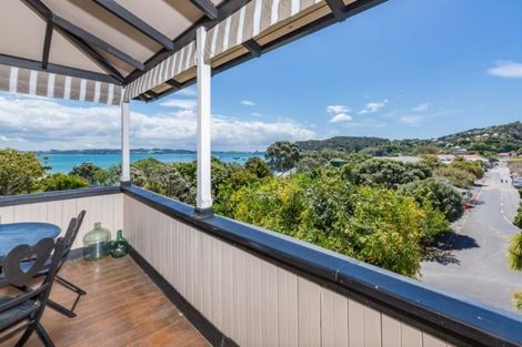 Photo of property in 1 Robertson Street, Russell, 0202