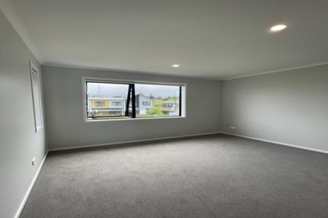 Photo of property in 74 Papatupu Way, Kumeu, 0810