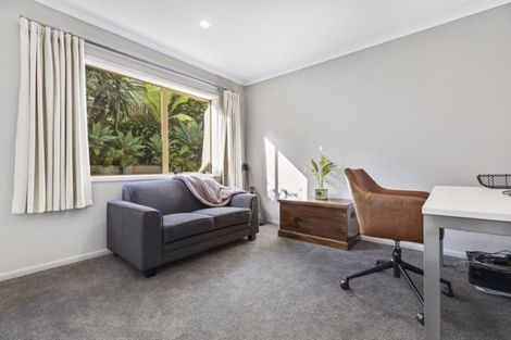 Photo of property in 7 Toledo Avenue, Henderson, Auckland, 0612