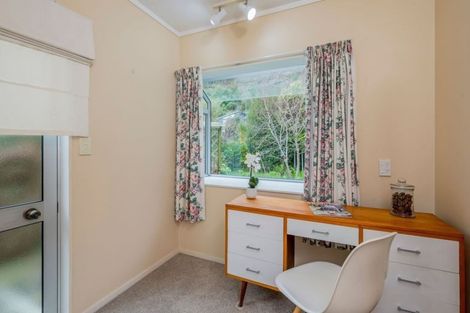 Photo of property in 12 Poneke Drive, Waikanae, 5036