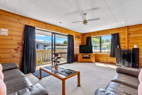 Photo of property in 124 Brightside Road, Stanmore Bay, Whangaparaoa, 0932